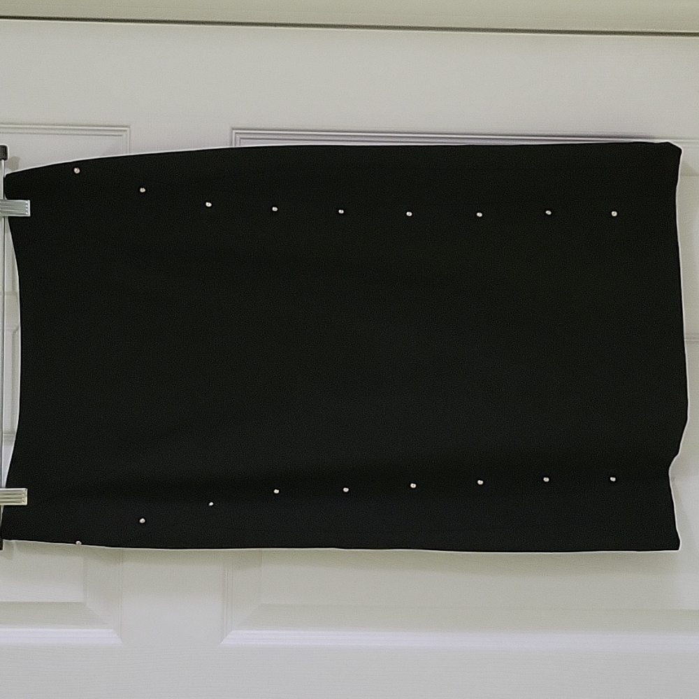 NWT. Tahari skirt